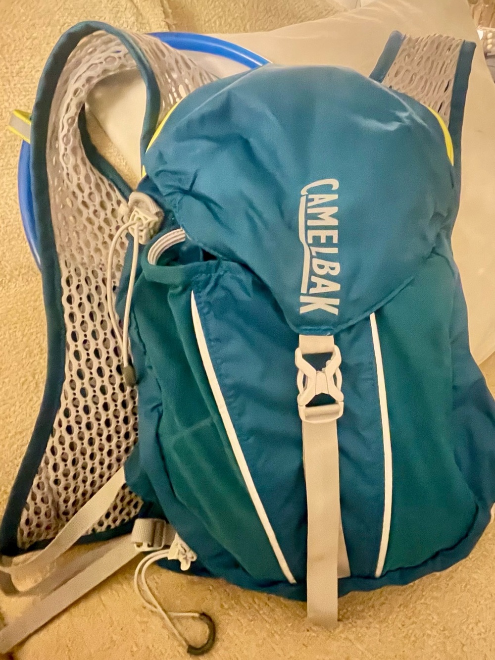 CamelBak Octane 10 Running Backpack w/ 2L (70oz) Reservoir,lots of storage space